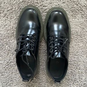 black Aldo platform loafers